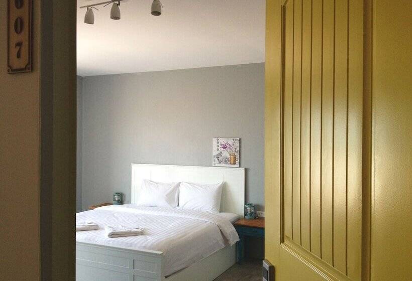 Отель Hub Hua Hin 57