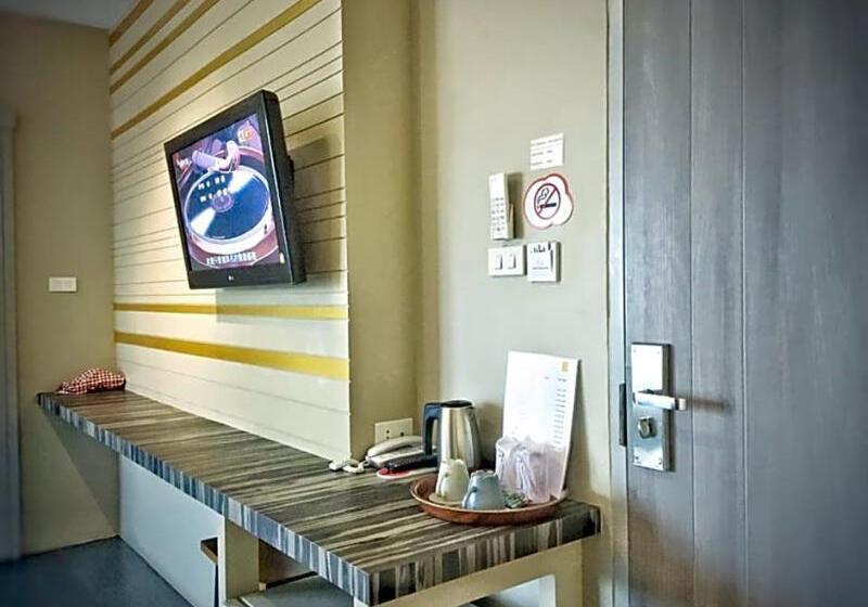 Отель Hub Hua Hin 57