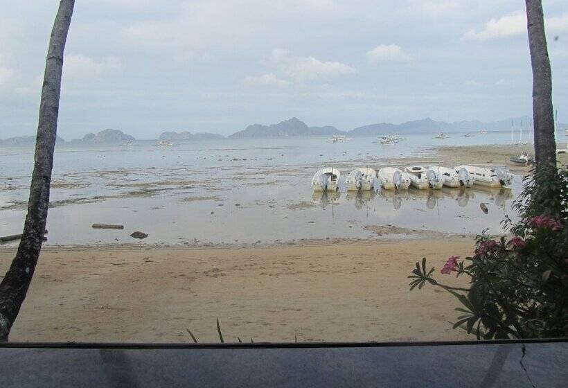 هتل Islandfront Cottages