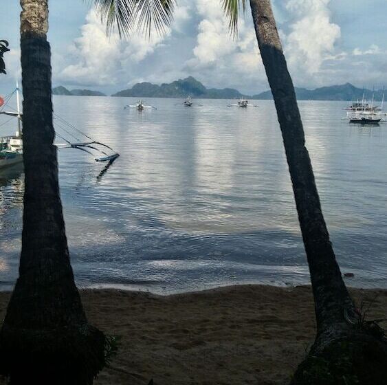 هتل Islandfront Cottages