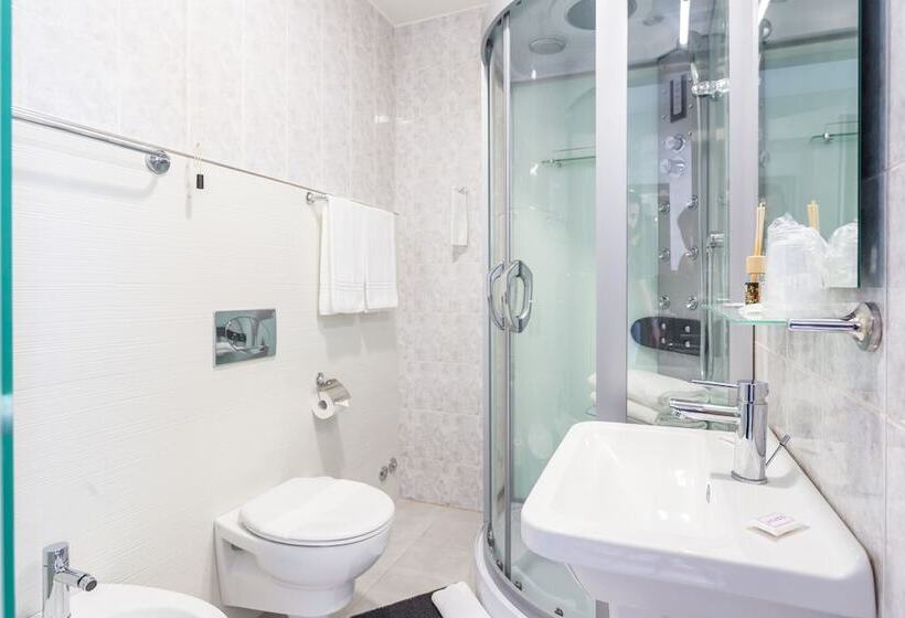 فندق Italia Dormelletto