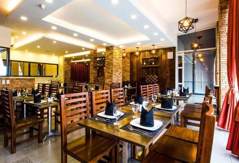 Jade Hotel And Suites