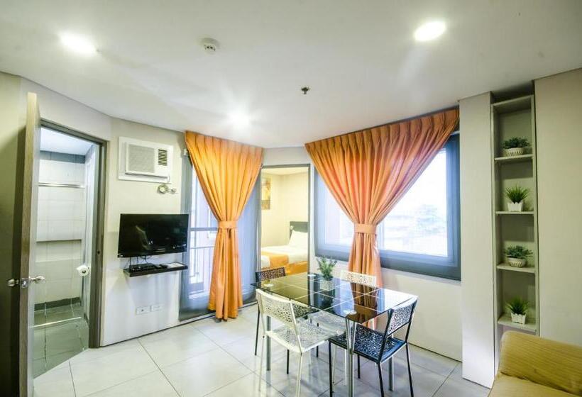 Jade Hotel And Suites