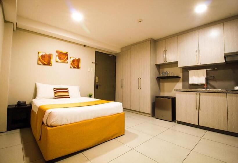 Jade Hotel And Suites