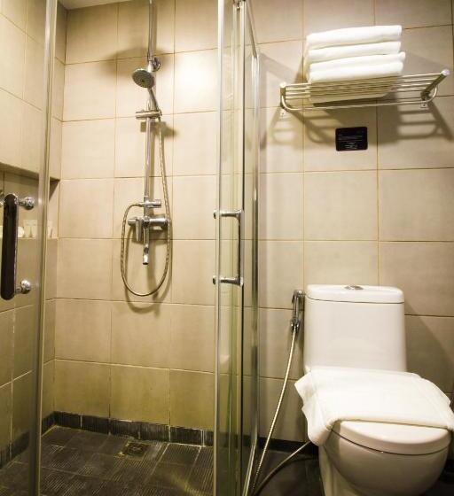 Jade Hotel And Suites