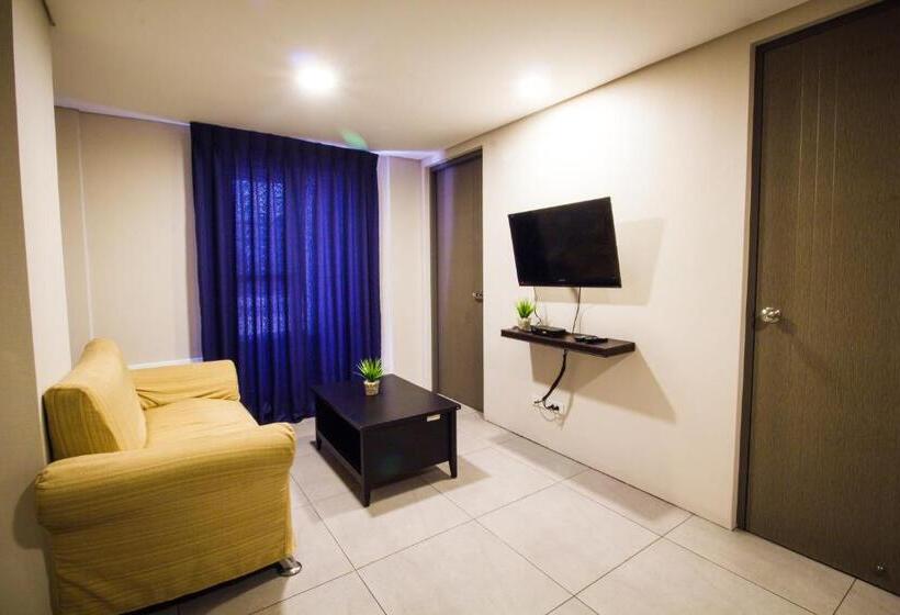 Jade Hotel And Suites