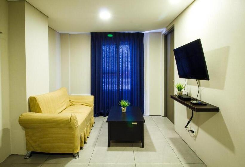 Jade Hotel And Suites