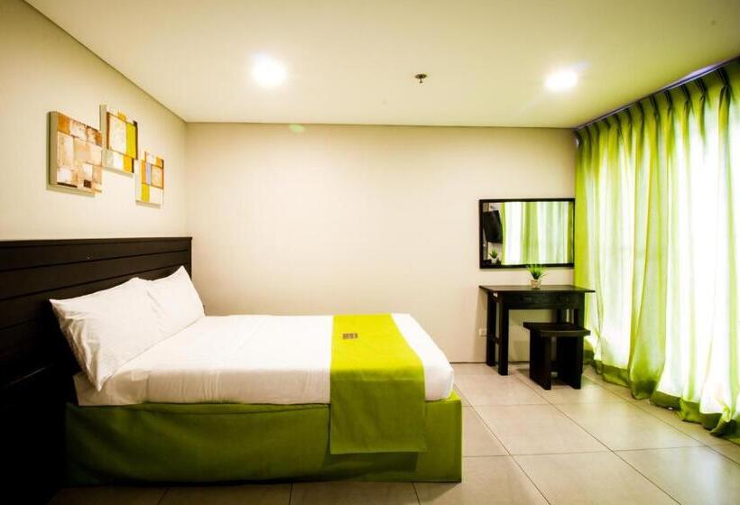 Jade Hotel And Suites