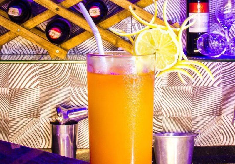 Jade Hotel And Suites