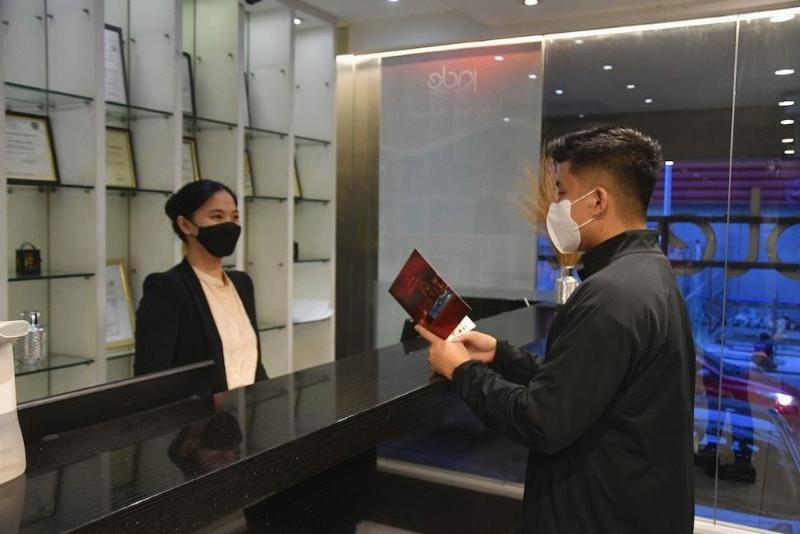 Jade Hotel And Suites