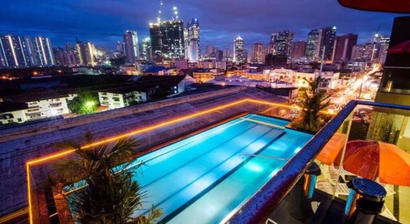 Jade Hotel And Suites