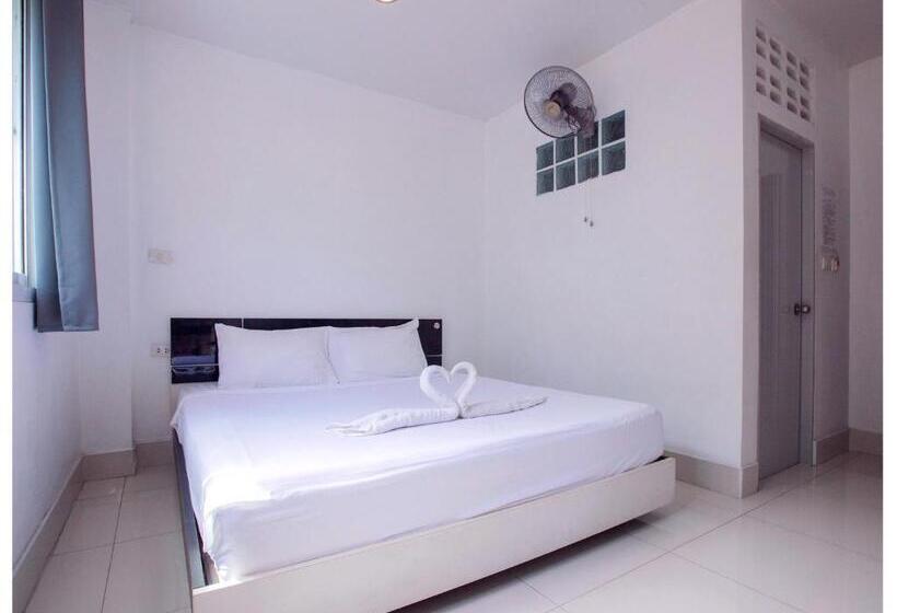 ホテル Namhasin House