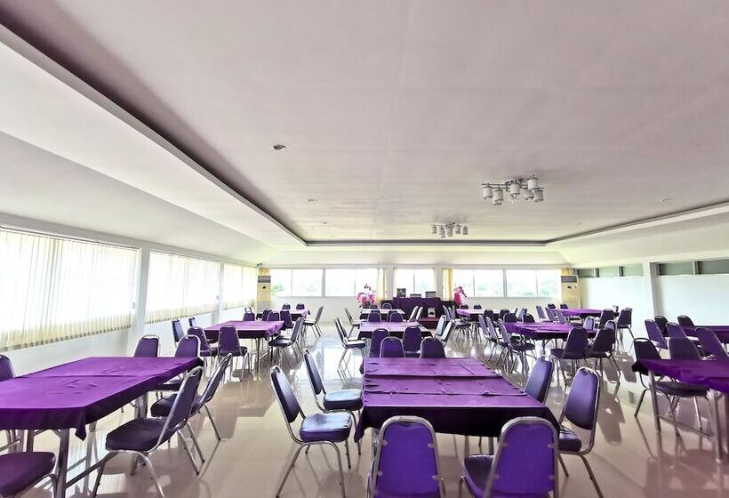 ホテル Phet Cha Am Plaza & Resort