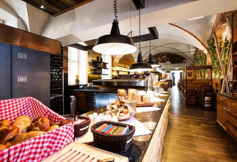 Riku Hotel Weißenhorn