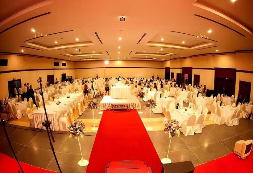 Отель Royal Diamond