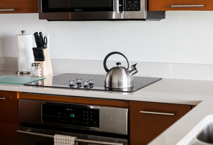 فندق Sky City Suites at Midtown