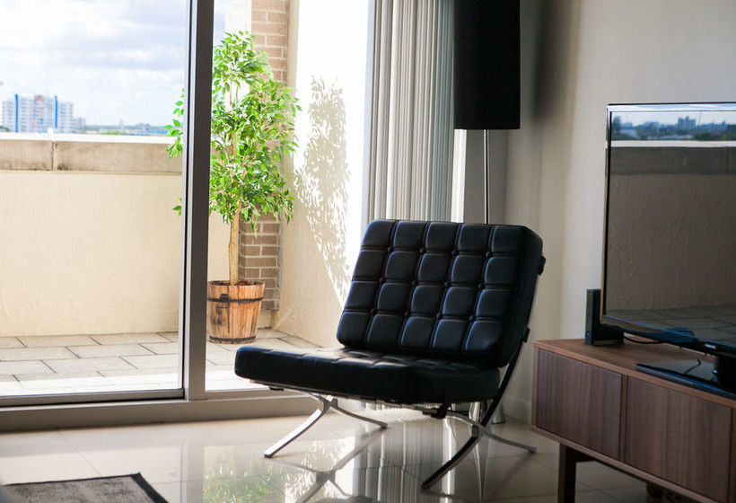 فندق Sky City Suites at Midtown