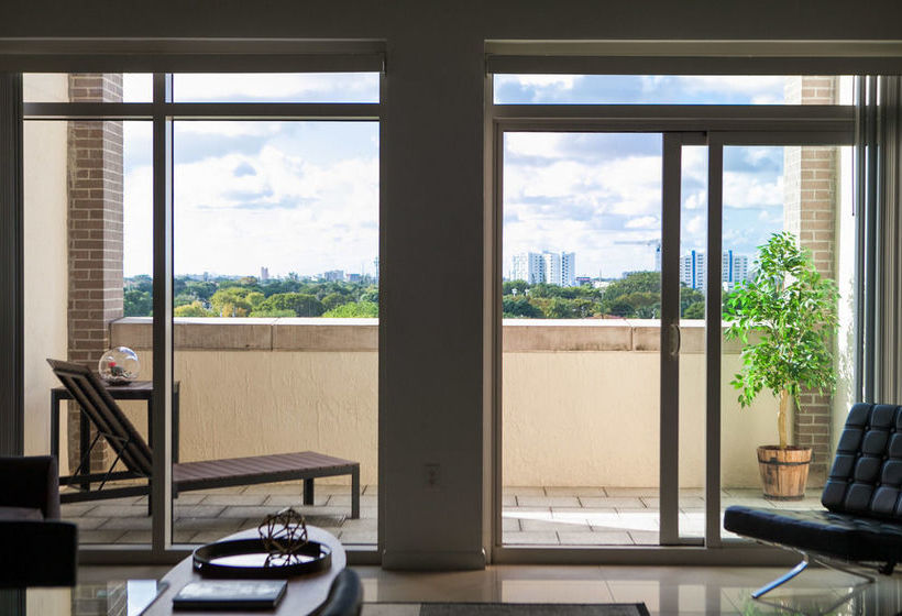 فندق Sky City Suites at Midtown