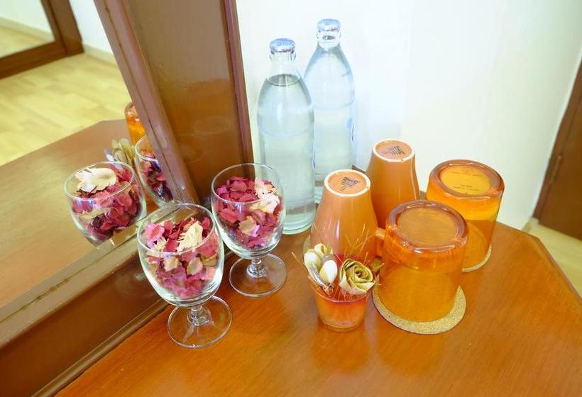 호텔 Studio Khon Kaen By Icheck Inn