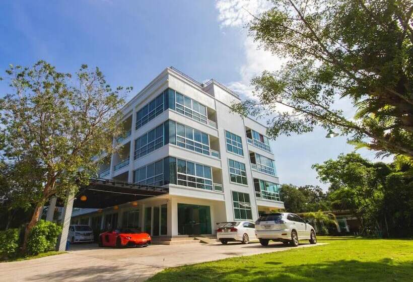 The Pano Hotel And Residence