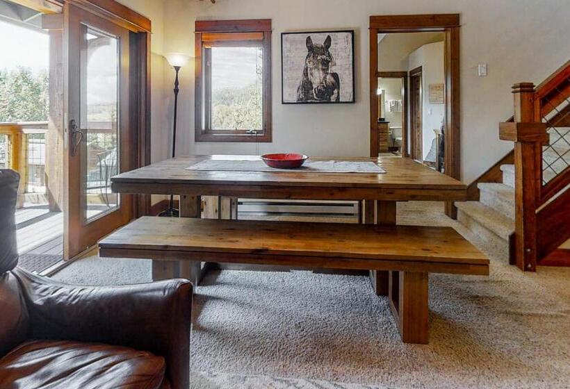 ホテル The Pines By Retreatia