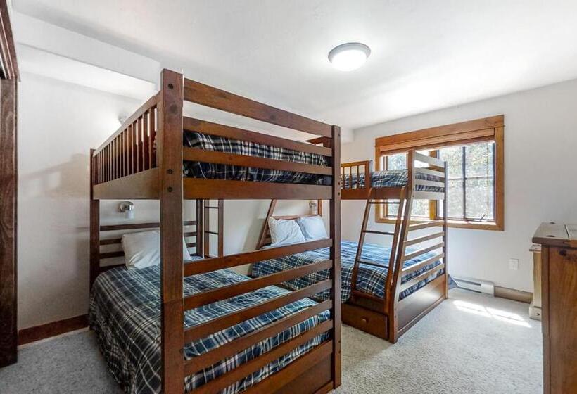 ホテル The Pines By Retreatia