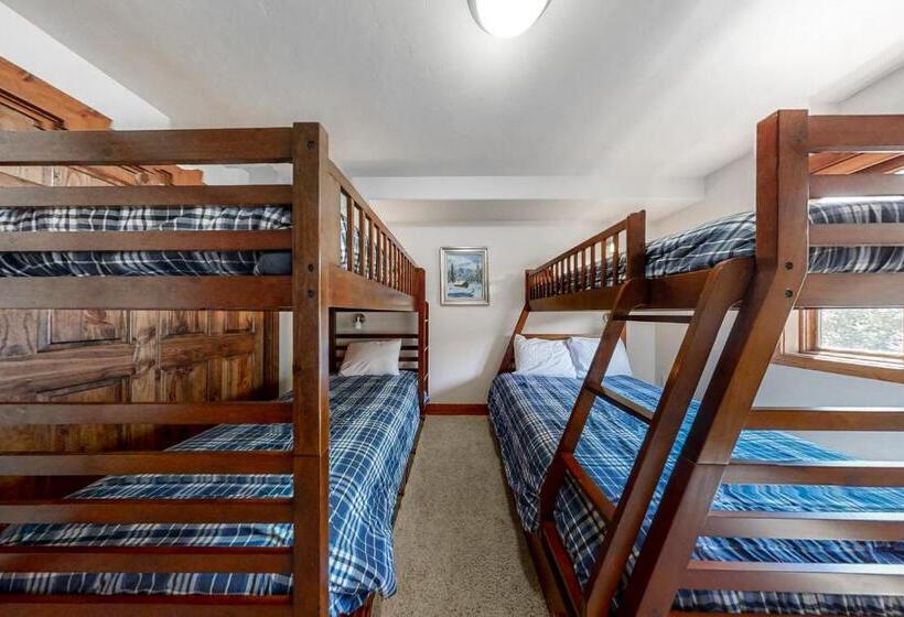 ホテル The Pines By Retreatia