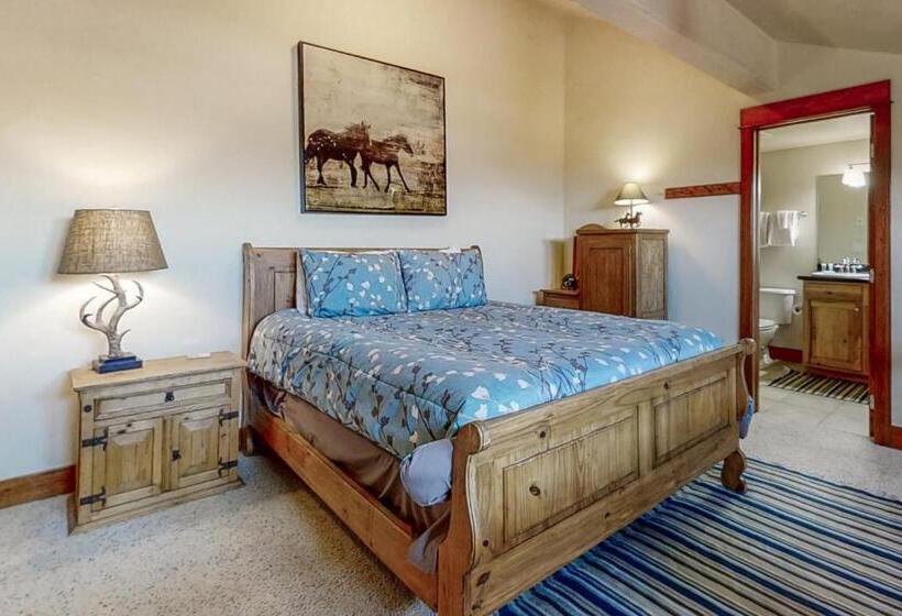 ホテル The Pines By Retreatia