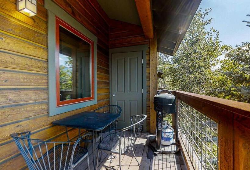 ホテル The Pines By Retreatia