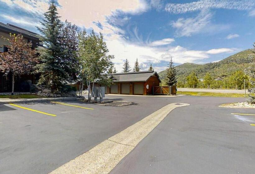 ホテル The Pines By Retreatia