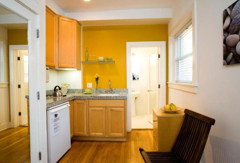 هتل Venice Suites