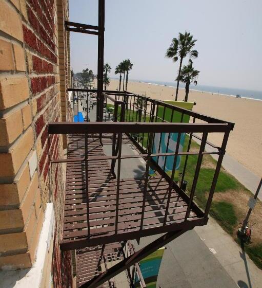 هتل Venice Suites