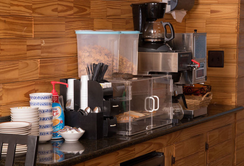 호텔 Yosemite Gold Country Lodge