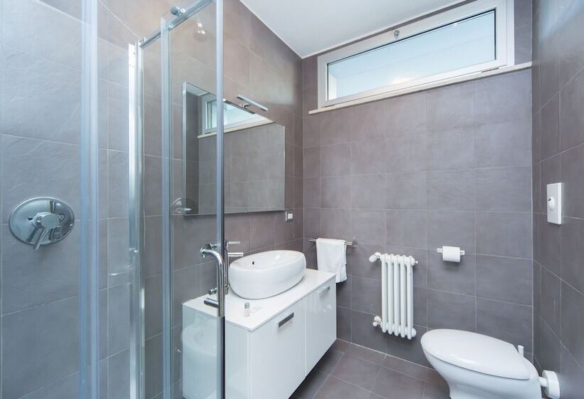 Housing32 Apartments