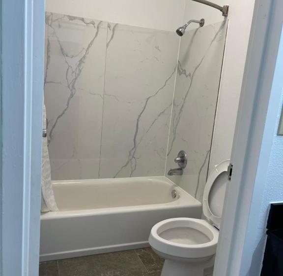 فندق على الطريق Landmark