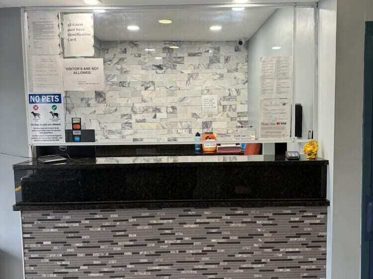 モーテル Midtown Lodge