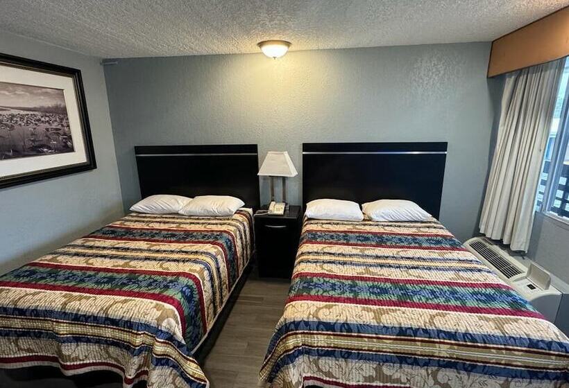 فندق على الطريق Midtown Lodge