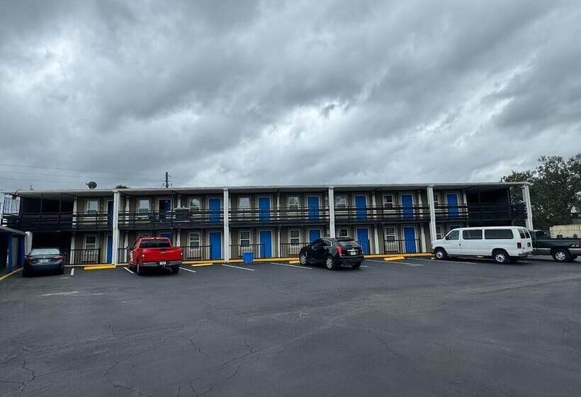 モーテル Midtown Lodge