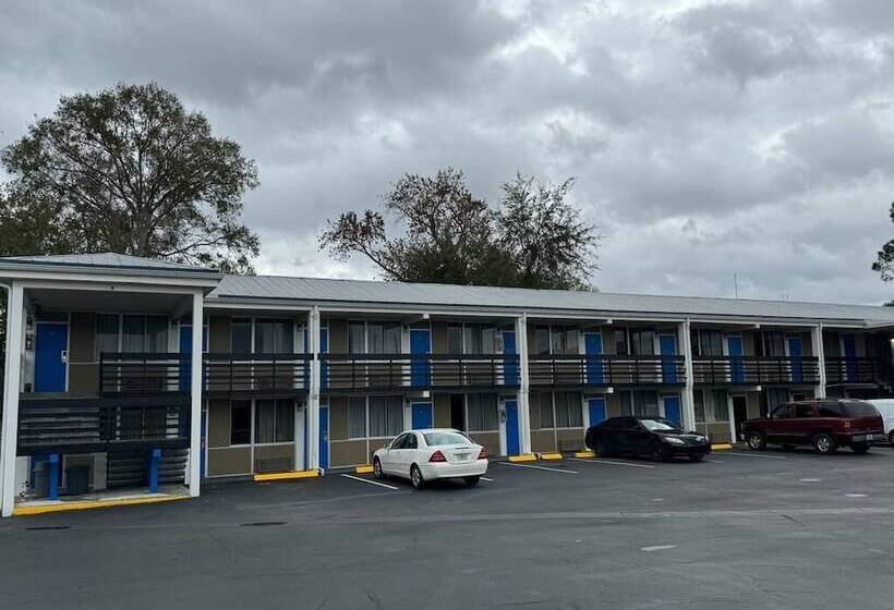 モーテル Midtown Lodge