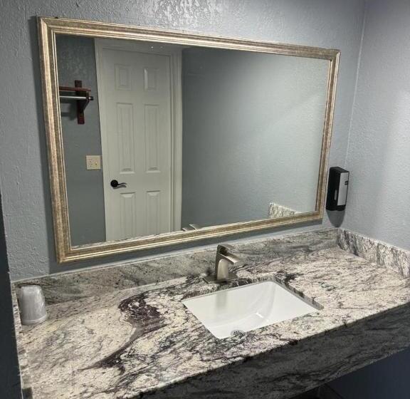 モーテル Midtown Lodge