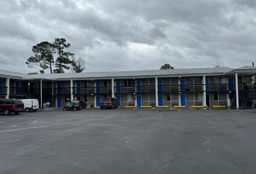 فندق على الطريق Midtown Lodge