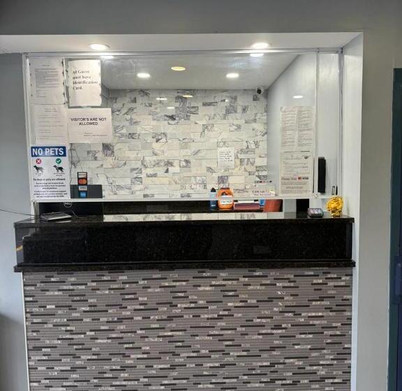 モーテル Midtown Lodge