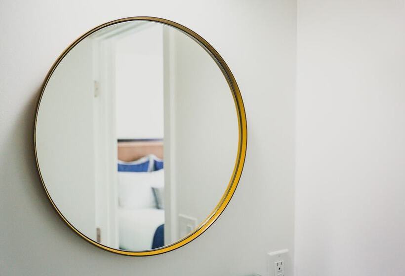 فندق على الطريق Mylo