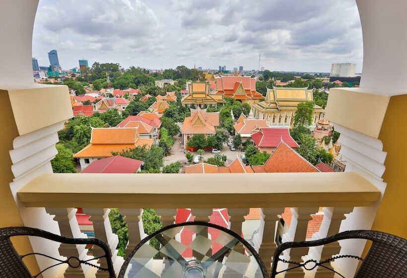 Palace Gate Hotel & Residence By Ehm