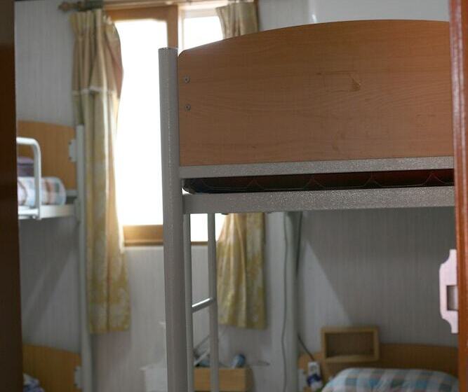 Пансион Guesthouse In Gangneung Myunggane