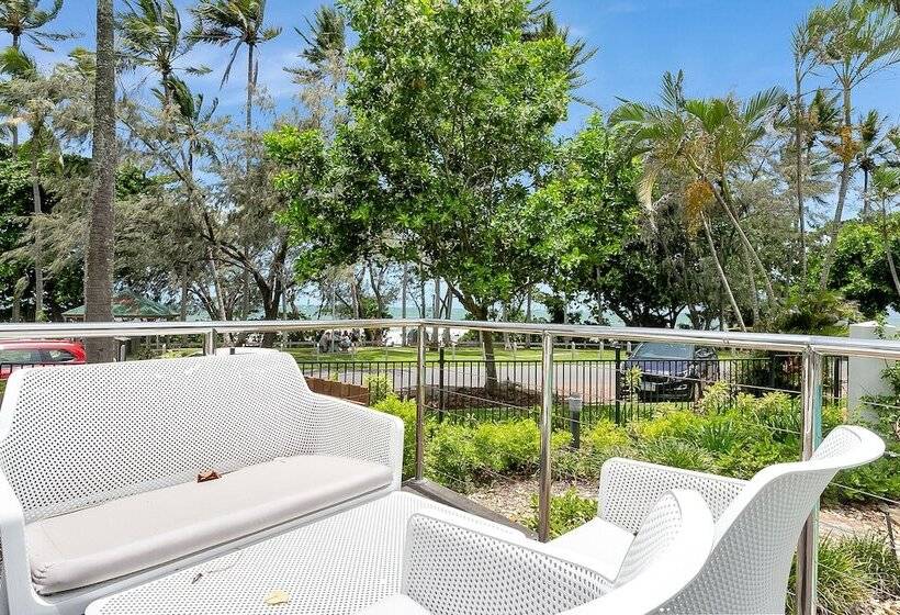 Seascape Holidays  Beaches