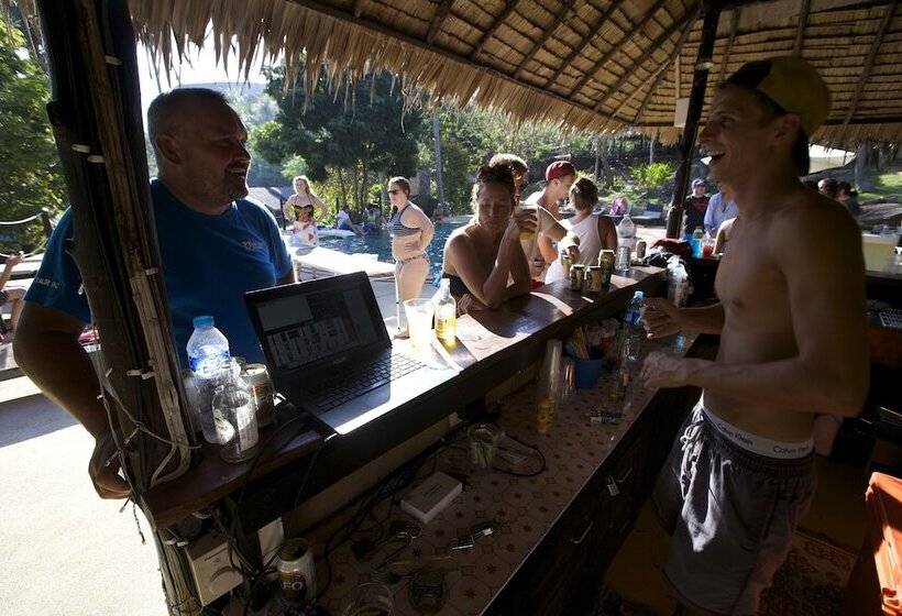 Shiralea Backpackers Resort