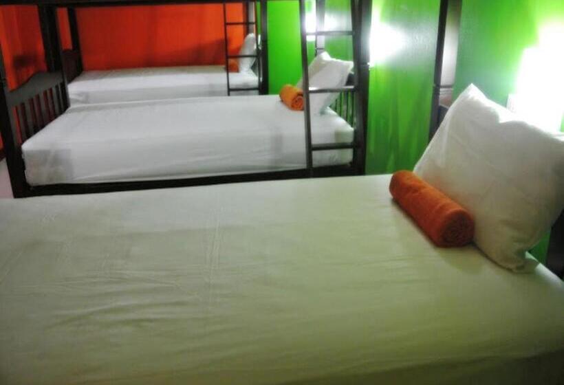 Silla Patong Hostel