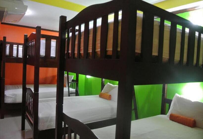Silla Patong Hostel