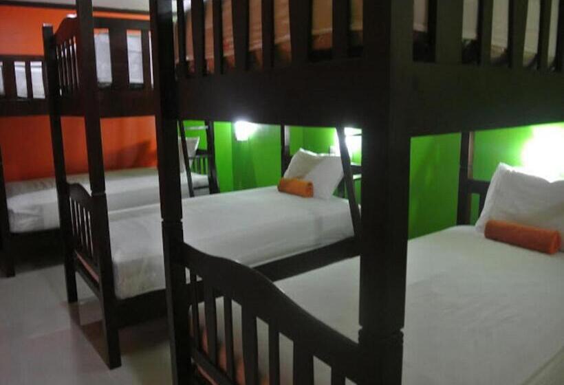 Silla Patong Hostel